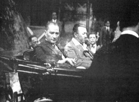 ATATÜRK'ÜN HAYATI VE GÖRMEDİĞİNİZ KARELER...