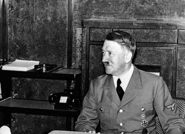 Hitler, bıyığını neden kesmiyordu? İşte Hitler hakkında bilinmeyen 15 gerçek !