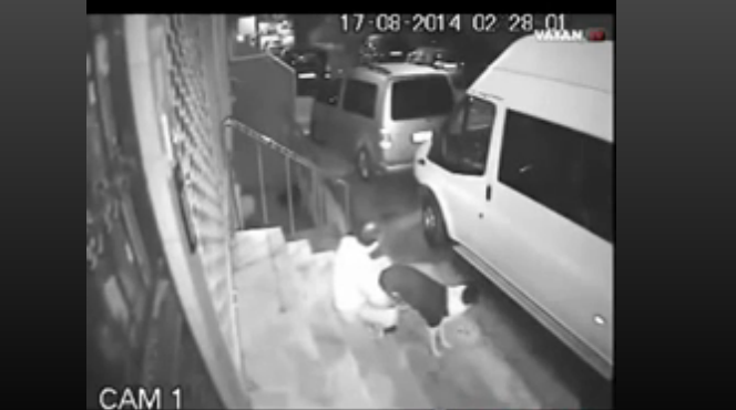 SOKAK ORTASINDA KÖPEĞE T*CAVÜZ ETTİ! İNSANLIIK DIŞI BİR HAREKET! ASILMASI LAZIM...