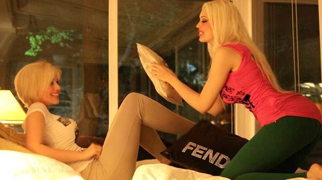 ADNAN OKTAR'IN 29 YIL ÖNCEKİ KEDİCİĞİ